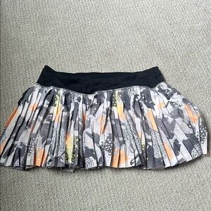 Lululemon pleated skort Rare size 6